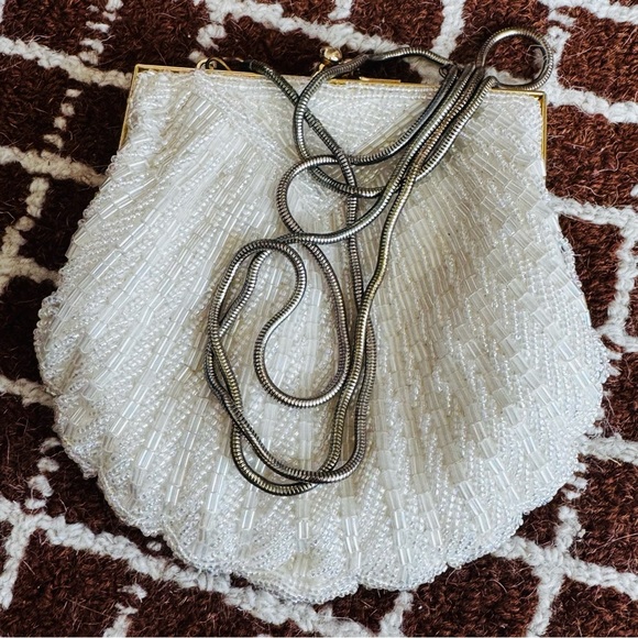 VINTAGE white beaded shell purse - Picture 5 of 6